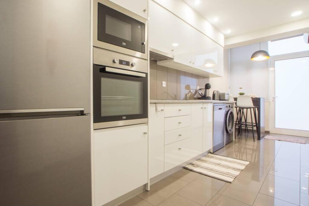 Modern Apartment In Coimbra City Center Bagian luar foto