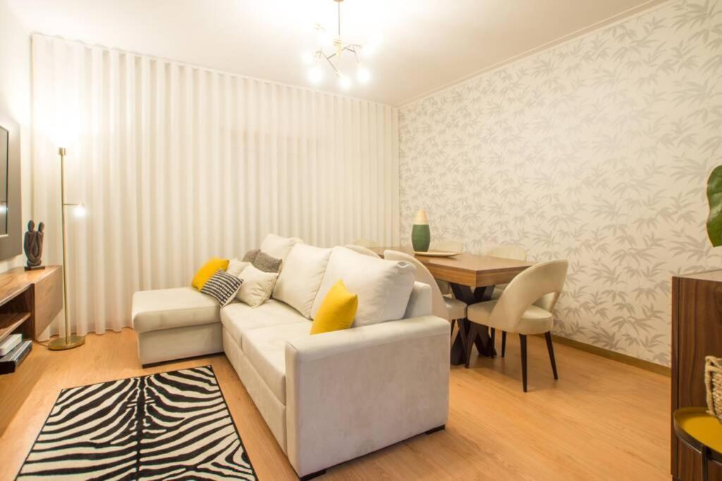 Modern Apartment In Coimbra City Center Bagian luar foto